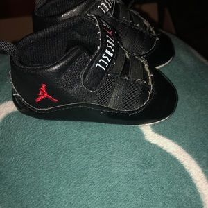 Baby crib shoes